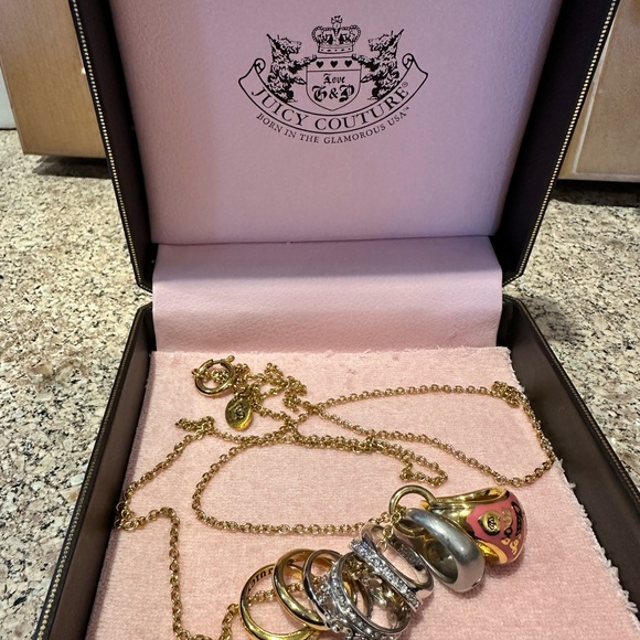 Juicy couture necklace with multiple rings that can also be wearable! 🫶🏼💕 - Picture 4 of 4